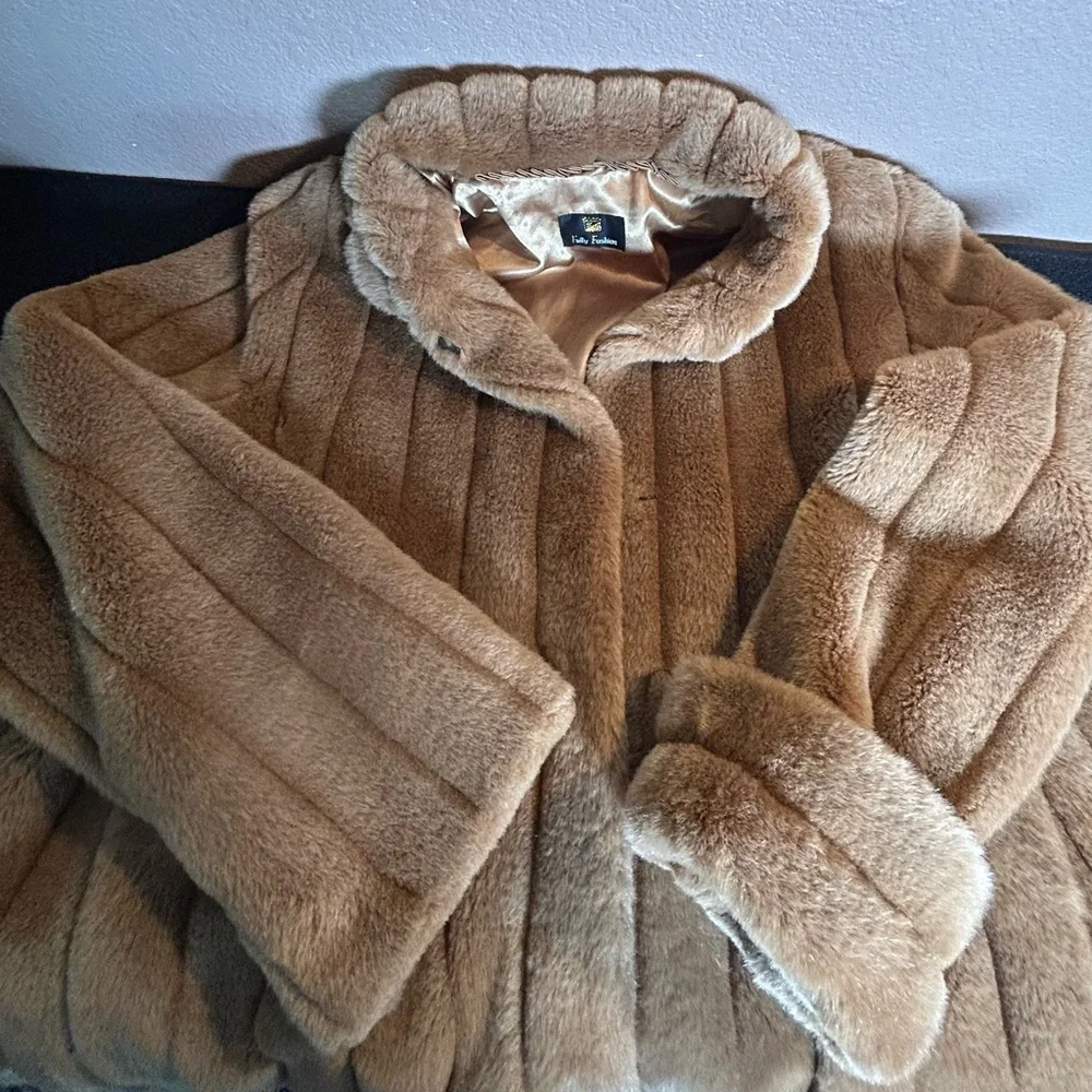 Golden Color 100% Modacrylic Faux Fur Coat By- Fully Fashions. Size Large